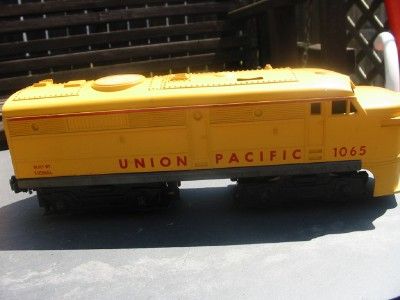   LIONEL O SCALE UNION PACIFIC 1065 ENGINE & TRACK PIECES  