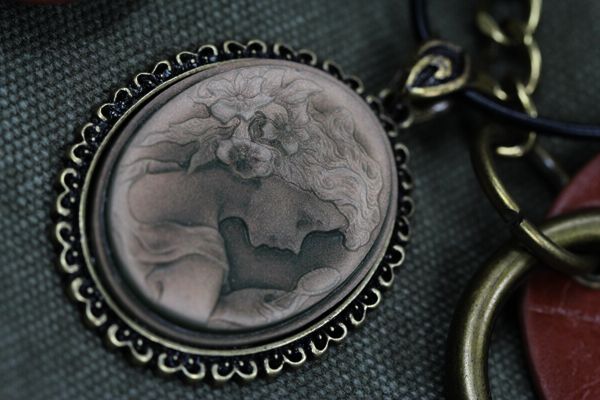 Antique 2D Victoria Cameo Pendant Necklace High Quality 16  