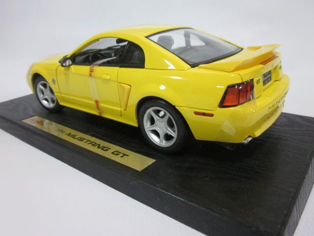 J03   Maisto Special Edition 1999 Mustang GT   Yellow 118  