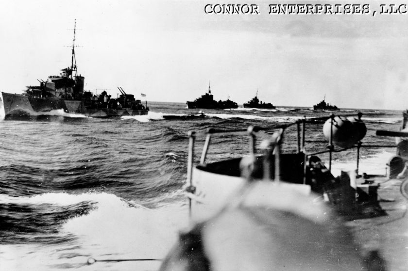 1942 WWII PHOTO BRITISH DESTROYERS CONVOY MEDITERRANEAN  