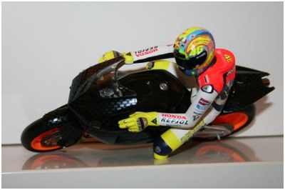 Valentino Rossi 1/12 Yamaha Sepang 2010 Testbike RARE  