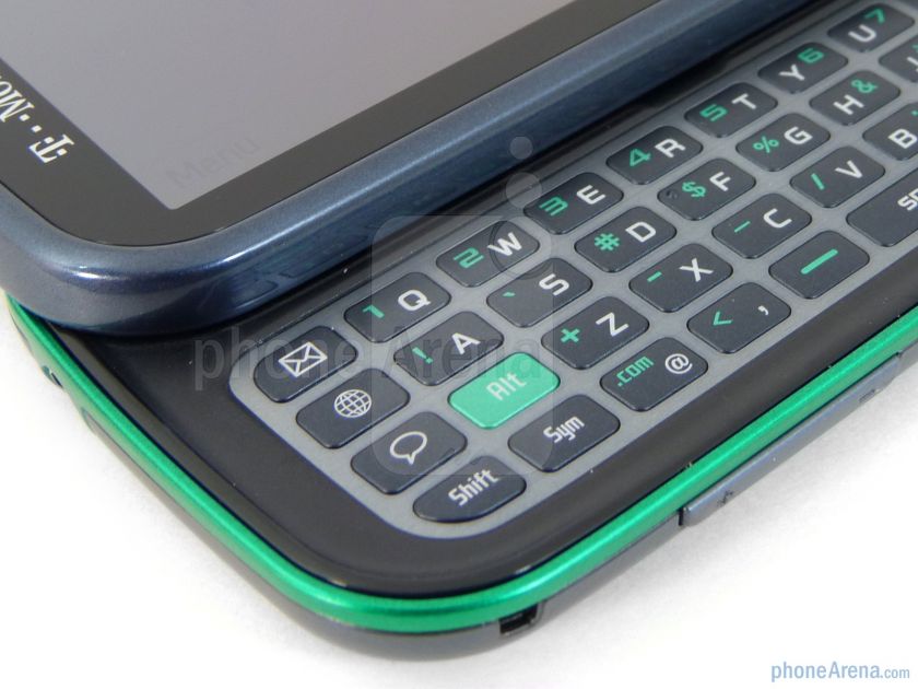   row landscape style physical keyboard   Samsung Gravity TXT Review