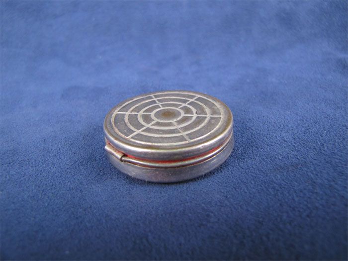 Vintage Art Deco Kissproof Makeup Blush Rouge Compact  