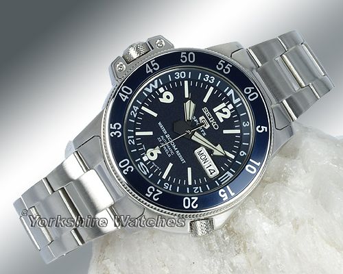 SEIKO 5 SPORTS 200M AUTOMATIC BLUE COMPASS DIVERS SKZ209K1  