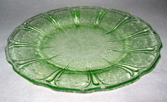 Green Cherry Blossom 9 Dinner Plates DG Glass 2 PLATE lot  