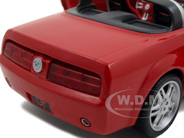 FORD MUSTANG GT CONCEPT RED CONVERTIBLE 124 MODEL CAR  