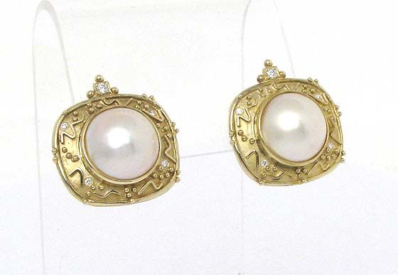 LOVELY 14K GOLD, DIAMONDS & MABE PEARLS EARRINGS  