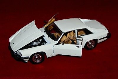 DIE CAST REPLICA 118 JAGUAR XJS 1975 WHITE 10  