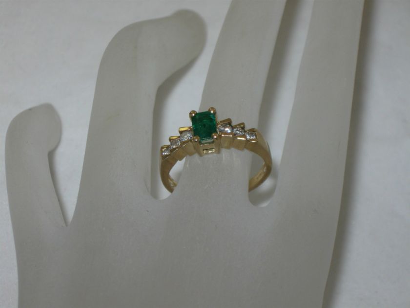 Beautiful 14K Yellow Gold Diamonds & Emerald Ring 6.75  