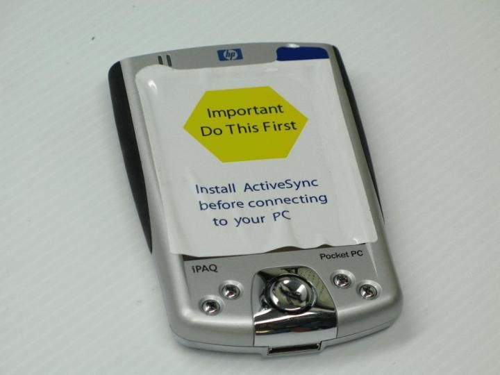 NEW IN BOX   HP iPAQ Pocket PC h2200 X09 50652 w/ Battery, Cradle 