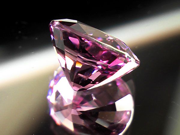 60ct. FINEST GRADE ^CERT.^ VIBRANT LILAC SPINEL AAA+  