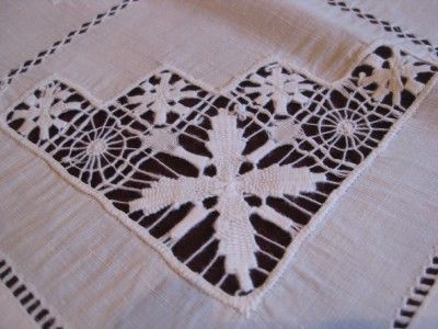 BEAUTIFUL ANTIQUE IRISH LINEN TABLE CLOTH  DRAWN THREADS & HAND 