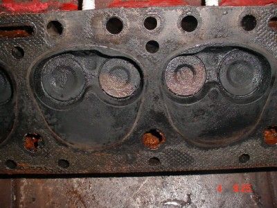 NAA 600 FORD TRACTOR ENGINE CYLINDER HEAD FORD 700 2000  