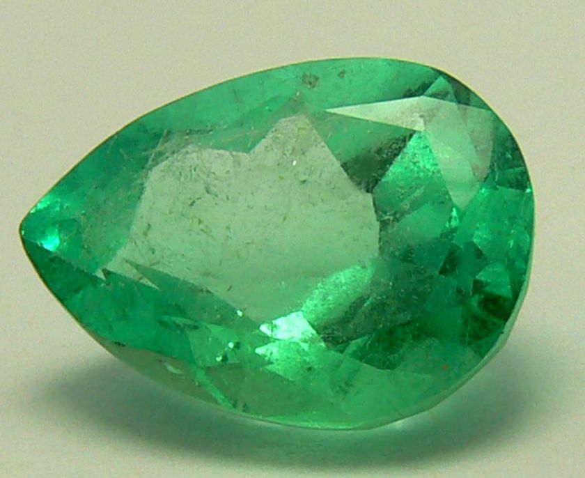 70 CTS NATURAL COLOMBIAN EMERALD PEAR  