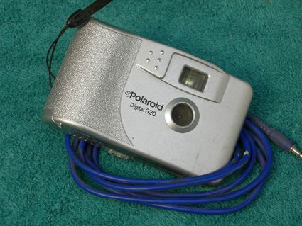 POLAROID DIGITAL 320 CAMERA  