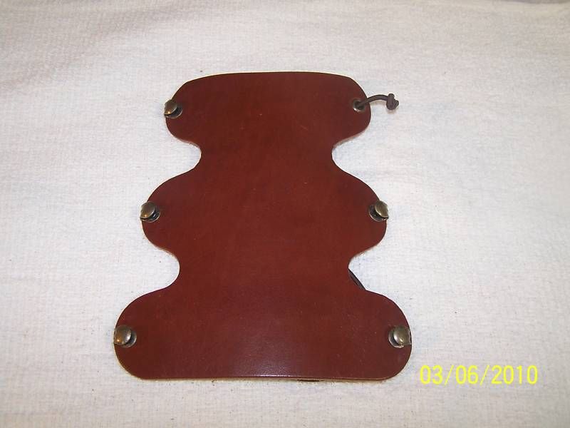 Traditional Archery Leather Arm guard  popular price.  