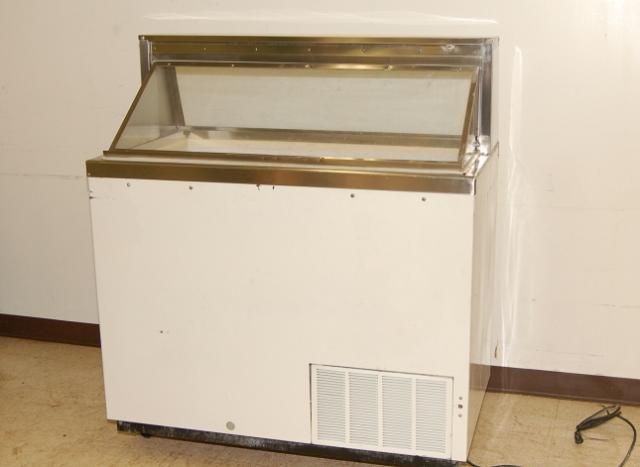 Kelvinator Ice Cream Cream Dipping Freezer, 46 1/2 Wide  