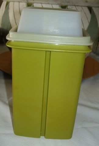 Vintage Tupperware Pickle Deli Keeper  