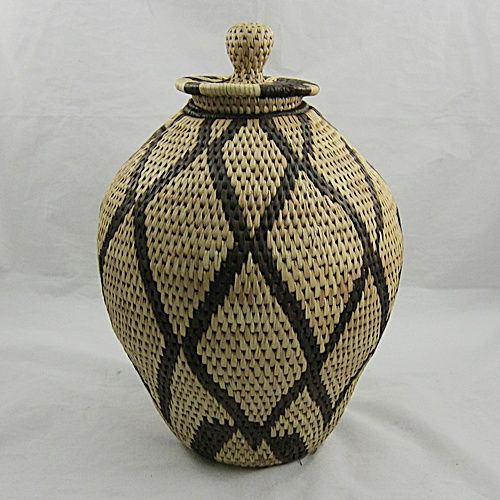 Ethnic African Arts & Crafts Hand Woven Lidded Botswanan Basket 