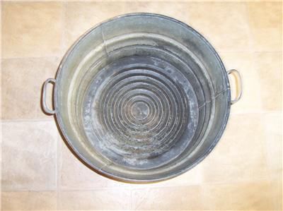 ANTIQUE GALVANIZED METAL WASHTUB ~ PRIMITIVE ~ Pre 1920s  