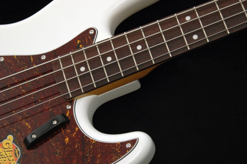 New Squier ® by Fender Classic Vibe 60s Jazz Bass White  