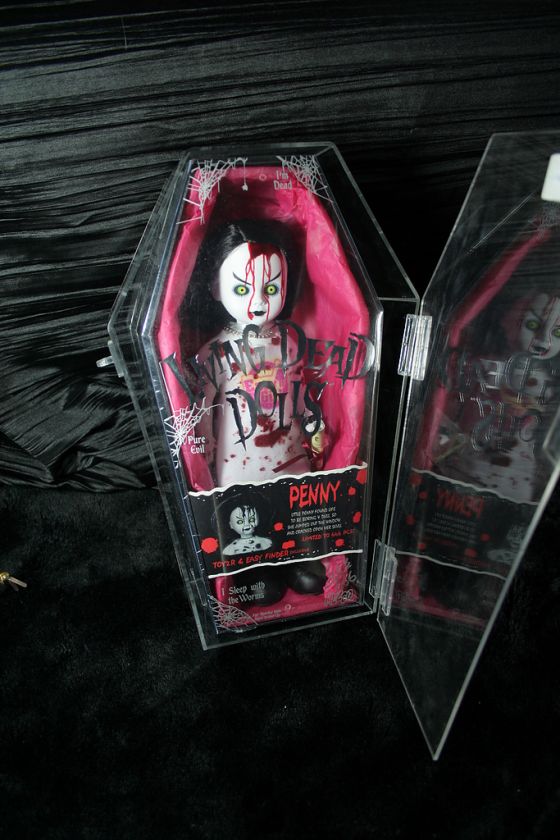 Living Dead Dolls  Mezco  sullenToys