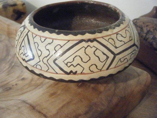 RARE ANTIQUE SHIPIBO ? NATIVE AMERICAN POTTERY BOWL NR  