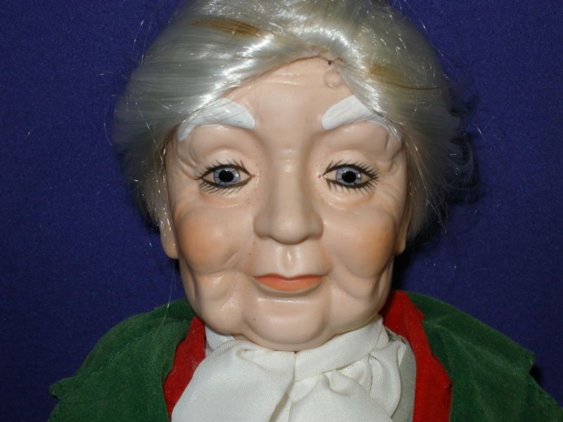 Vintage Victoria Impex Colonial Porcelain Doll 18½  