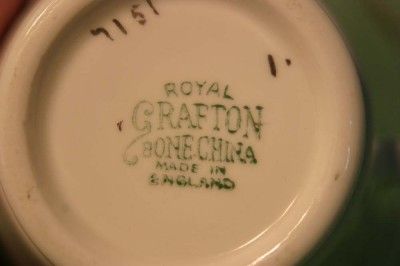 VINTAGE ROYAL GRAFTON TEA CUP & SAUCER BONE CHINA MADE IN ENGLAND 