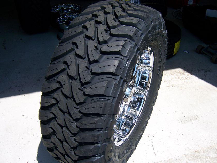 XD Badlands Chrome 18 Toyo M/T 33x12.50 18  