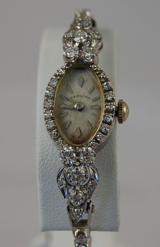 ELEGANT HAMILTON DIAMOND WATCH IN 14KT WHITE GOLD  